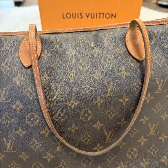 Louis Vuitton Brown Monogram Neverfull Bag - Picture 10 of 12